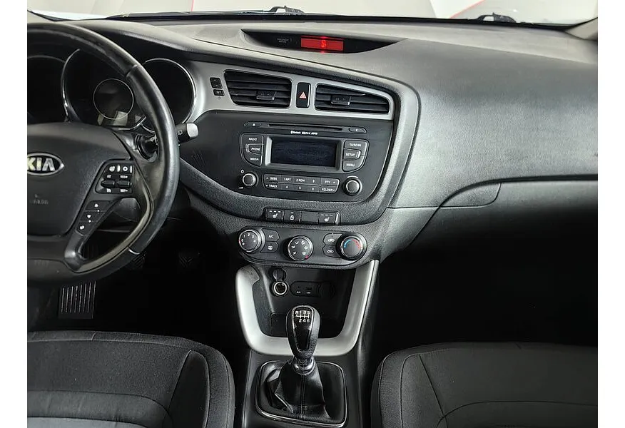 Kia Ceed 1.6 MT (129 л.с.) Comfort Белый в АВИЛОН. Слайд №15