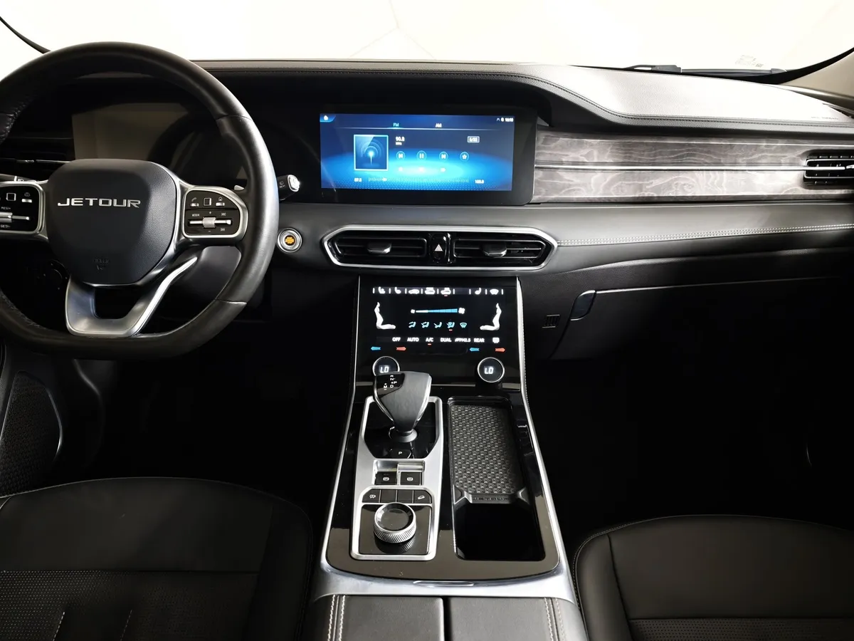 JETOUR X90 Plus 1.6T 7DCT 2WD (190 л.с.) Luxury Белый в АВИЛОН. Слайд №14