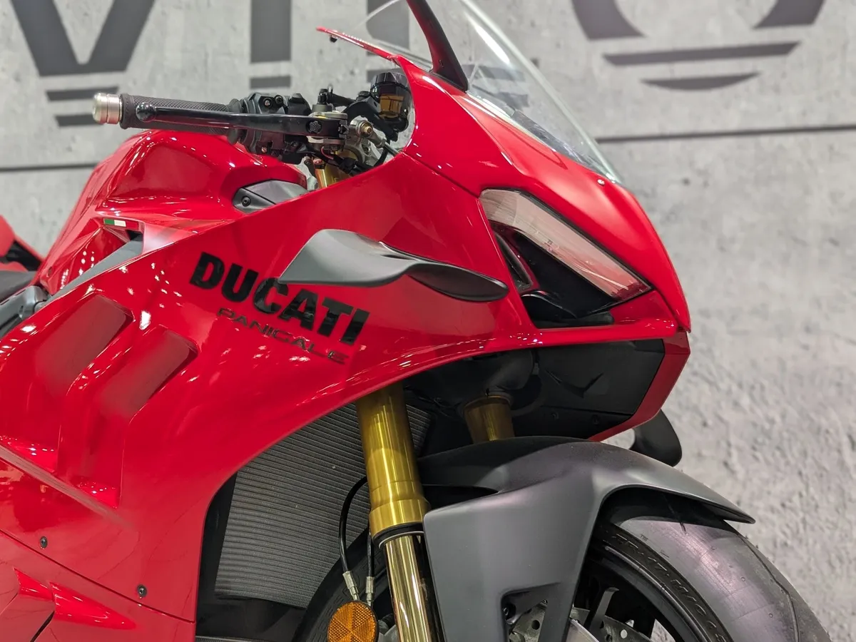 Ducati Panigale V4 1100 см³ (214 л.с.) 1103 Красный в АВИЛОН. Слайд №6