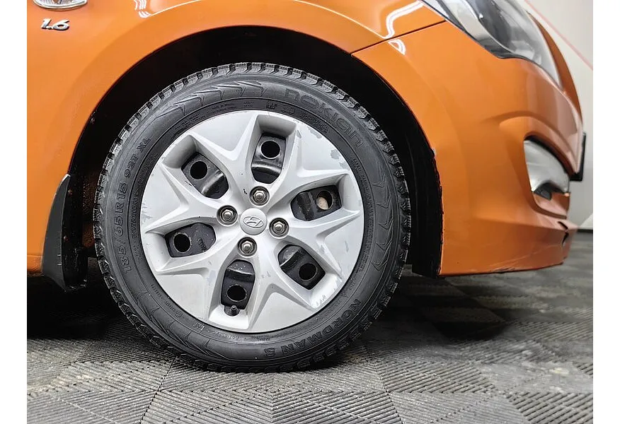 Hyundai Solaris 1.6 MT (123 л.с.) Comfort Оранжевый в АВИЛОН. Слайд №9 Hyundai Solaris 1.6 MT (123 л.с.) Comfort Оранжевый в АВИЛОН. Слайд №9