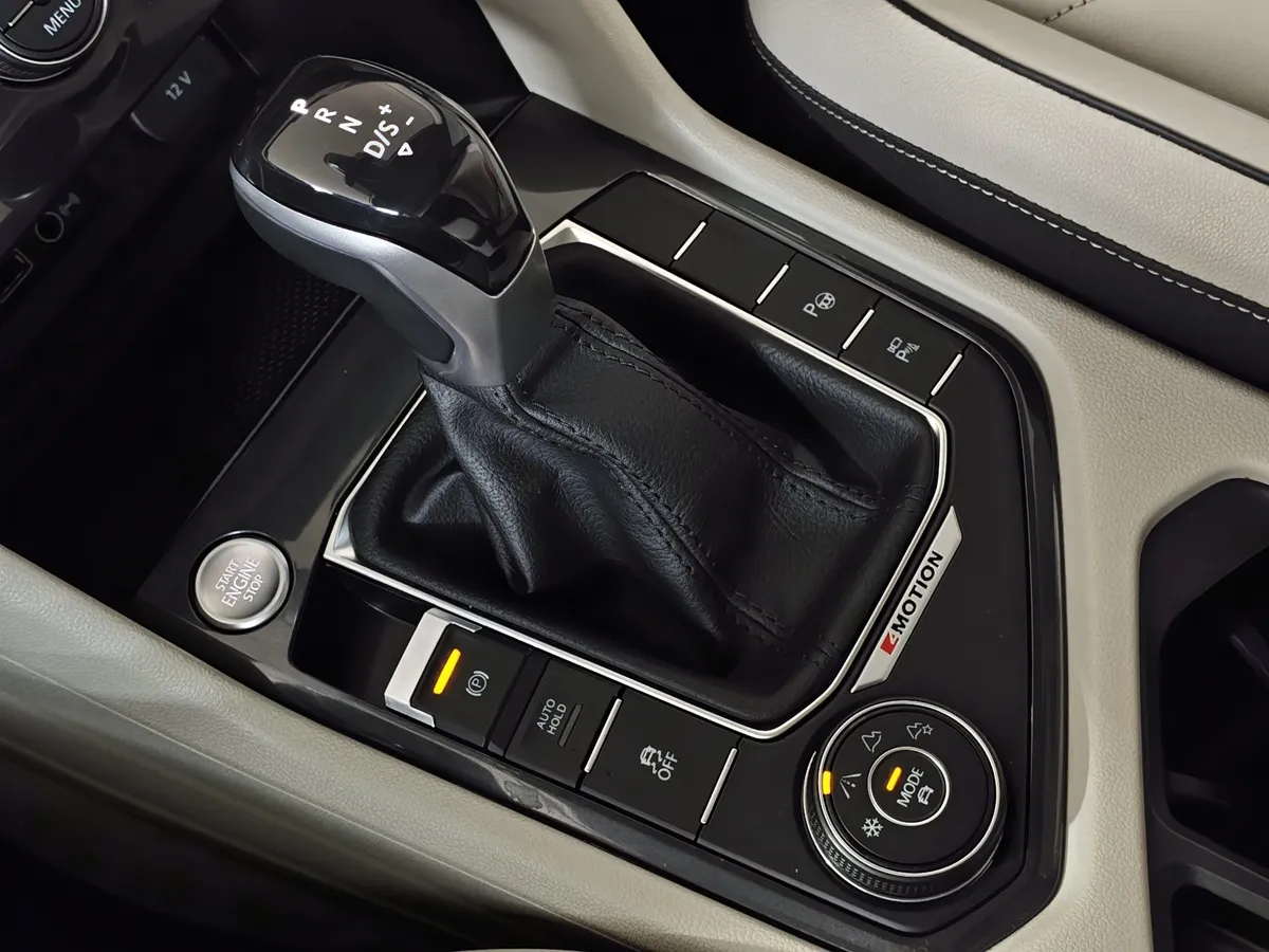 Volkswagen Tiguan 2.0 TSI 4Motion DSG (220 л.с.) Sportline Серебристый в АВИЛОН. Слайд №24