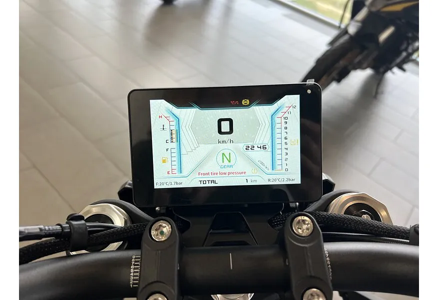 QJMOTOR SRK 550 554 см³ (56 л.с.) (56) 554 Черный в АВИЛОН. Слайд №12 QJMOTOR SRK 550 554 см³ (56 л.с.) (56) 554 Черный в АВИЛОН. Слайд №12