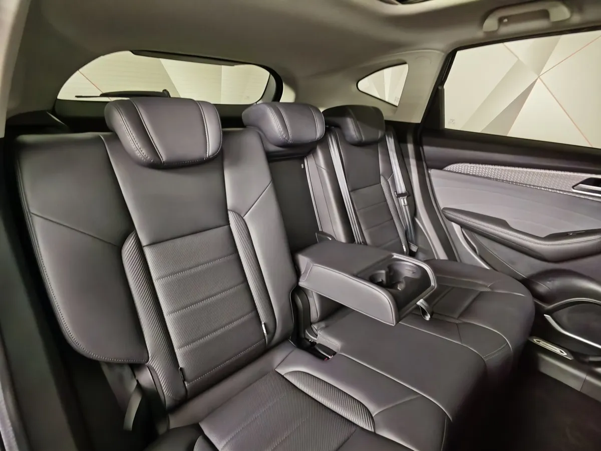 Haval F7 2.0T AWD 7DCT (190 л.с.) Tech Plus Серый в АВИЛОН. Слайд №17