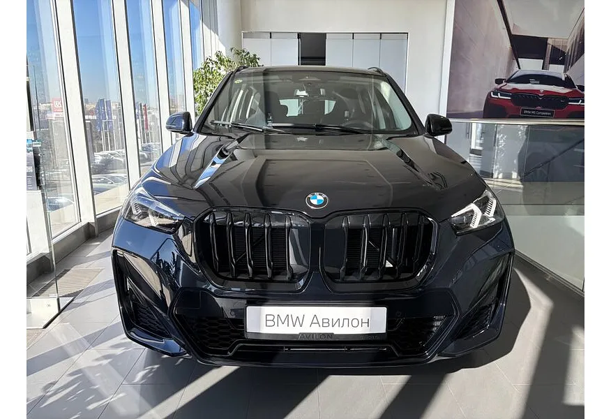 BMW X1 xDrive25 Li (204 л.с.) Черный в АВИЛОН. Слайд №4