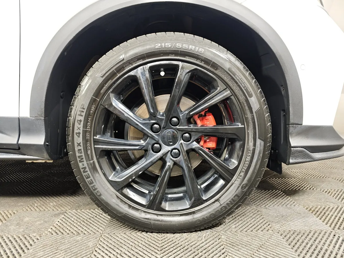 Geely Coolray 1.5T 7DCT 2WD (150 л.с.) Flagship Sport Белый в АВИЛОН. Слайд №9