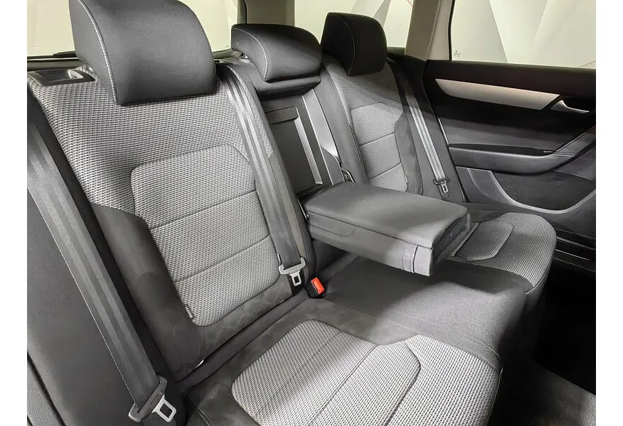 Volkswagen Passat 2.0 TSI 4Motion DSG (210 л.с.) Белый в АВИЛОН. Слайд №17