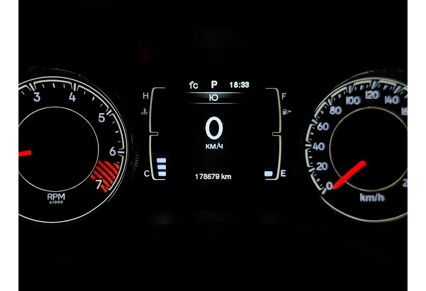 Jeep Cherokee 2.4 Tigershark Multiair AT AWD (177 л.с.) Sport Серый в АВИЛОН. Слайд №18