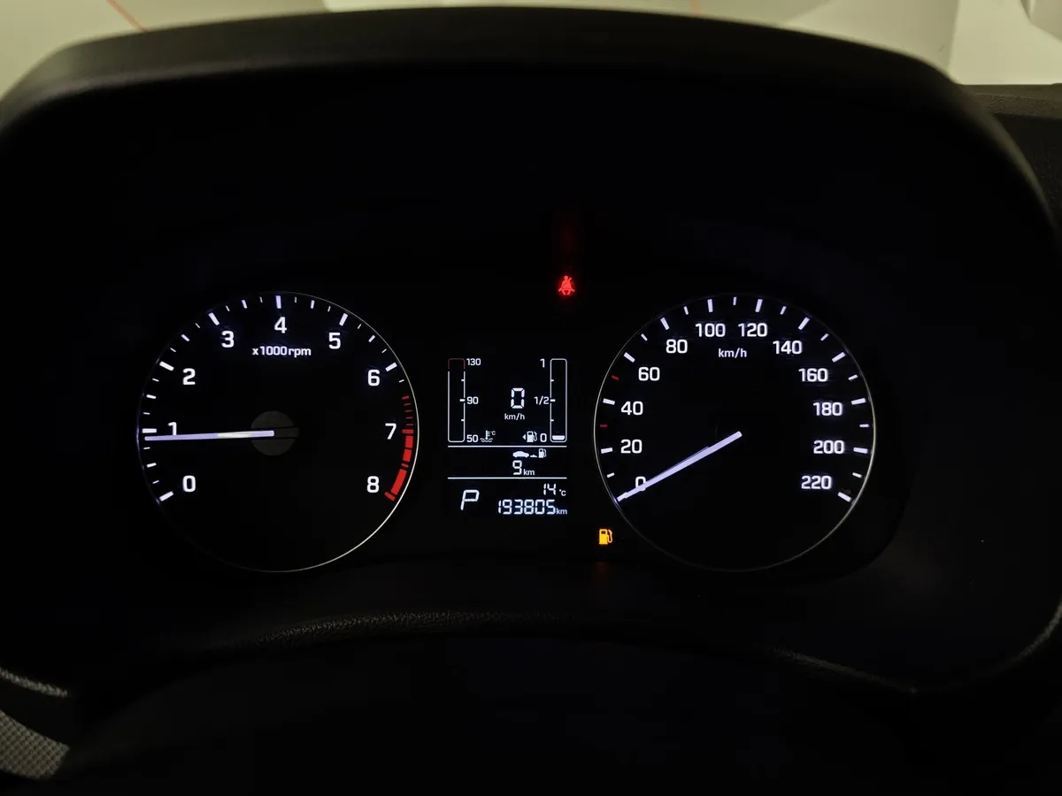 Hyundai Creta 2.0 AT (149 л.с.) Travel + Advanced Серый в АВИЛОН. Слайд №18