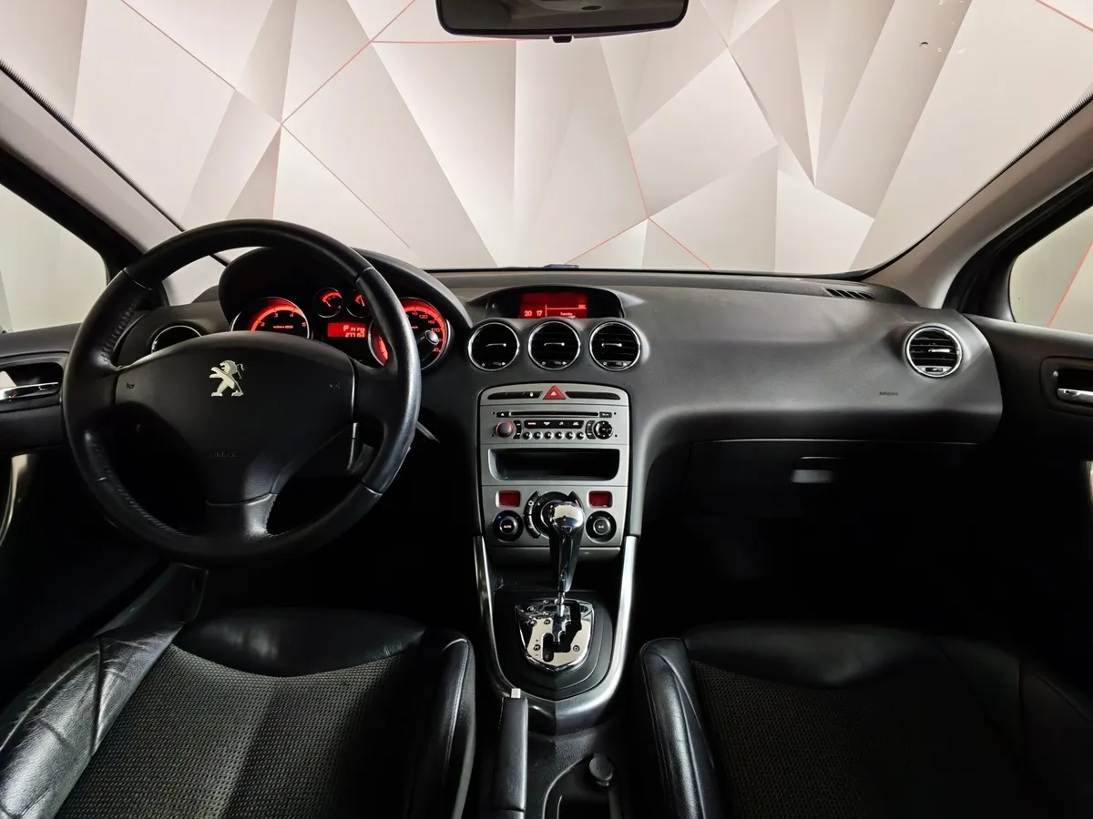 Peugeot 308 1.6 AT (120 л.с.) Черный в АВИЛОН. Слайд №12