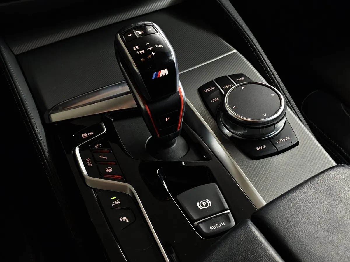 BMW M5 4.4 Steptronic xDrive (625 л.с.) Competition Черный в АВИЛОН. Слайд №20