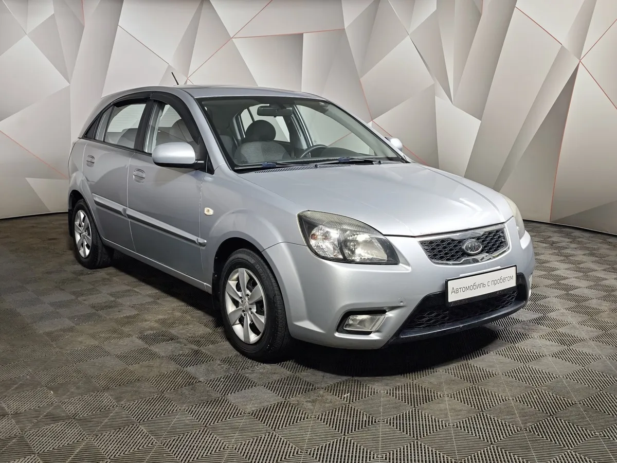 Kia Rio 1.4 AT (97 л.с.) Classic Серый в АВИЛОН. Слайд №3