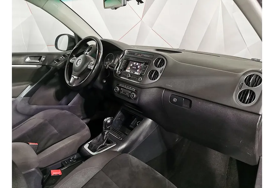 Volkswagen Tiguan 2.0 TDI 4Motion AT (140 л.с.) Track & Field Черный в АВИЛОН. Слайд №13