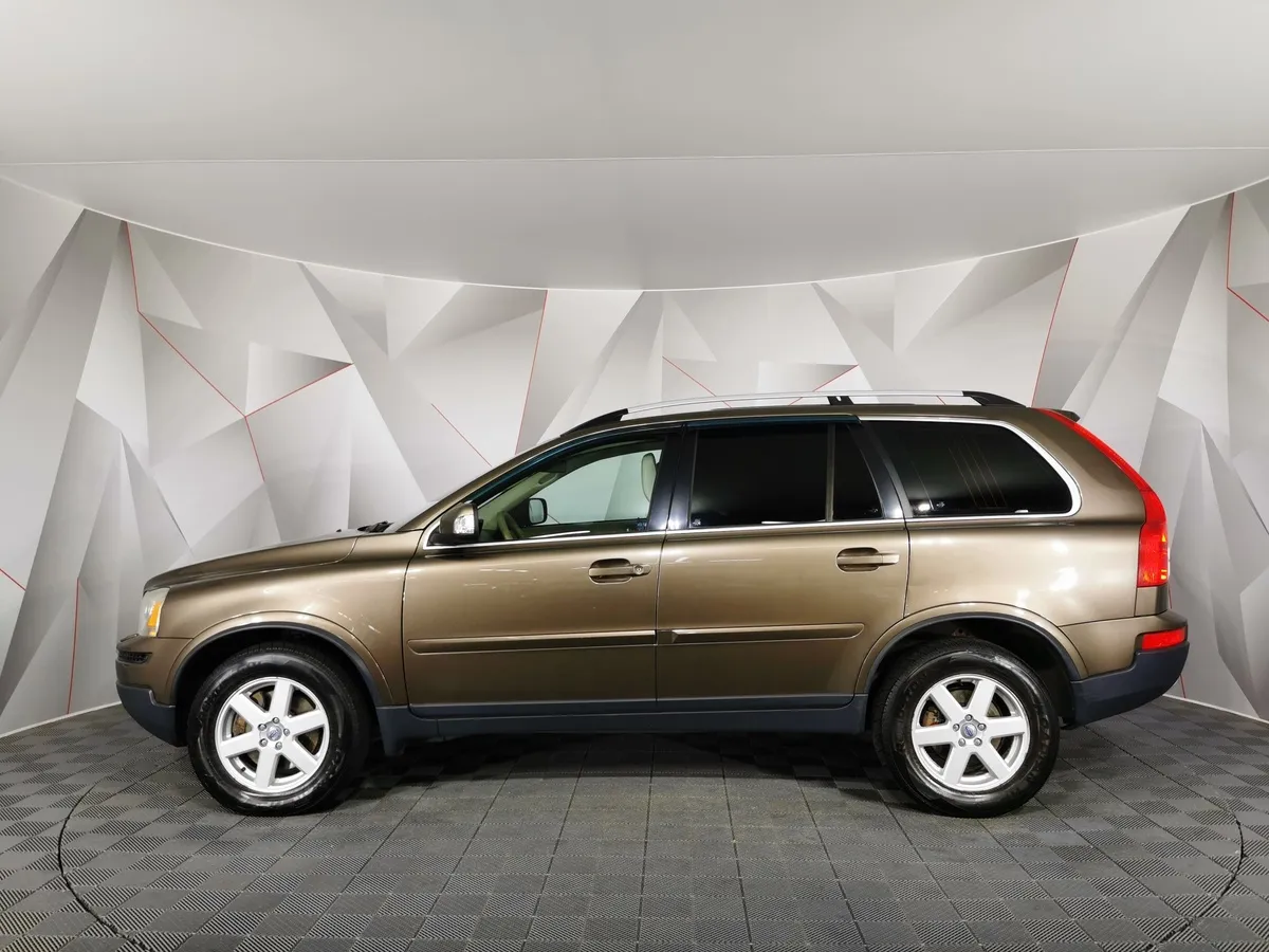 Volvo XC90 2.5 T5 Geartronic AWD (5 мест) (210 л.с.) Коричневый в АВИЛОН. Слайд №5