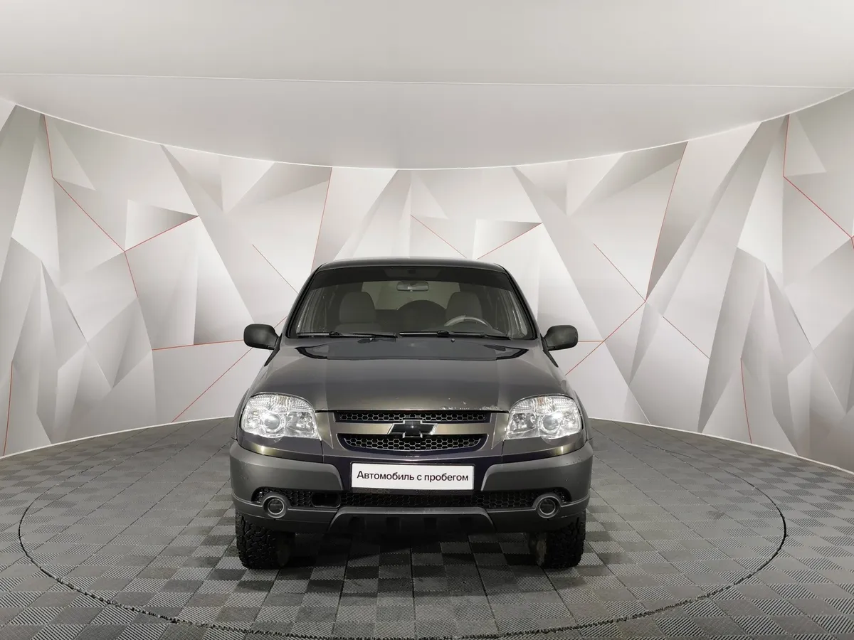 Chevrolet Niva 1.7 MT (80 л.с.) Зеленый в АВИЛОН. Слайд №7