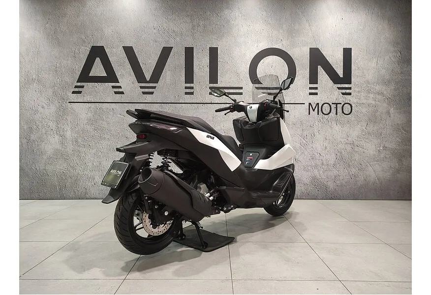 VOGE SR3 245 см³ (26 л.с.) 245 Белый в АВИЛОН. Слайд №6