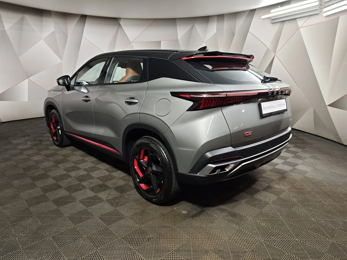 Omoda C5 1.6T DCT 4WD (150 л.с.) Supreme (двухцветный, красные элементы экстерьера) Серый в АВИЛОН. Слайд №4
