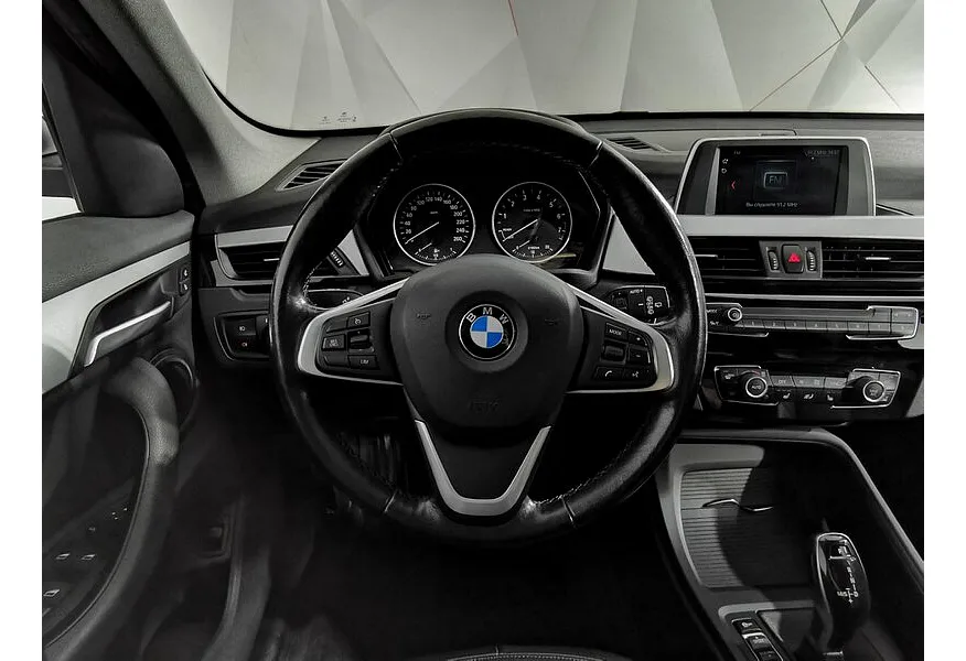 BMW X1 18i sDrive AT (136 л.с.) Advantage Белый в АВИЛОН. Слайд №15
