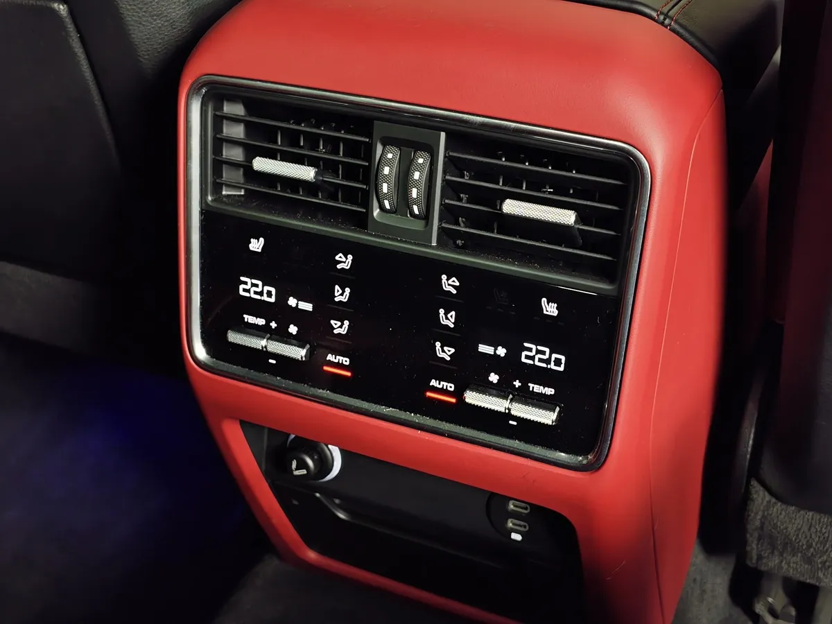 Porsche Cayenne Coupe 3.0 Tiptronic AWD (340 л.с.) Белый в АВИЛОН. Слайд №27