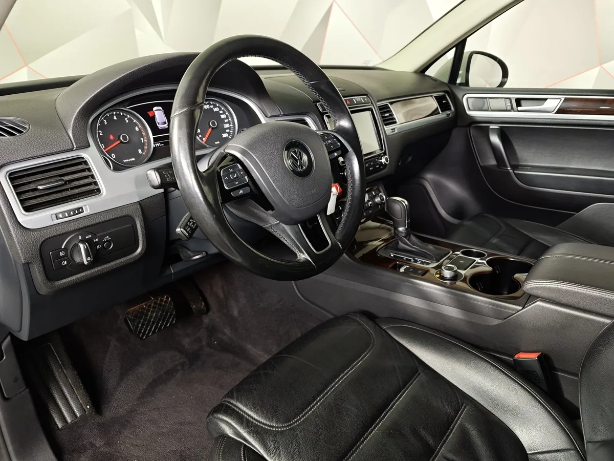 Volkswagen Touareg 3.6 FSI Tiptronic 4Motion (249 л.с.) V6 FSI Белый в АВИЛОН. Слайд №18