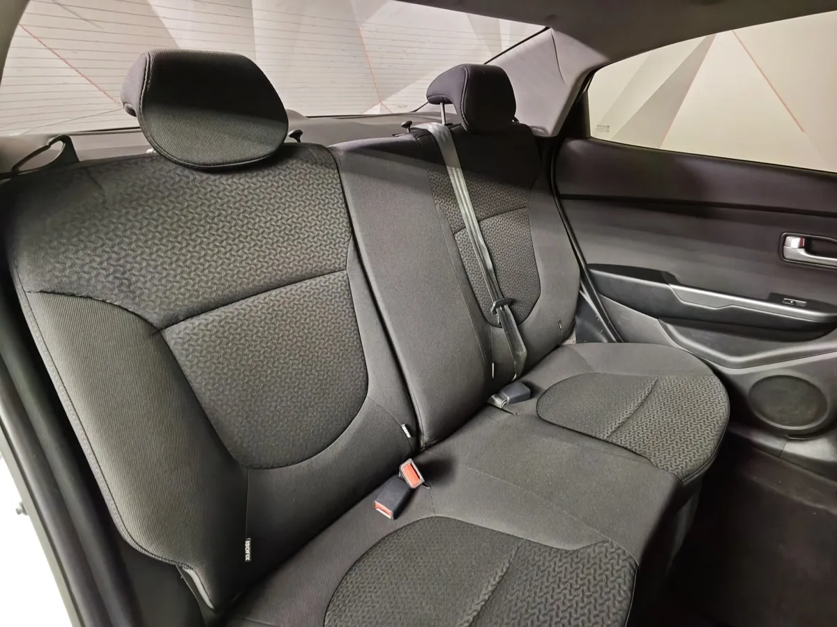 Kia Rio 1.6 MT (123 л.с.) Luxe Белый в АВИЛОН. Слайд №16