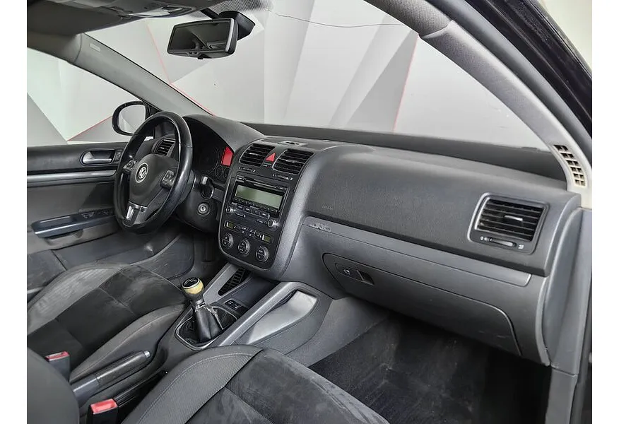 Volkswagen Jetta 1.6 MT (102 л.с.) Trendline Черный в АВИЛОН. Слайд №10