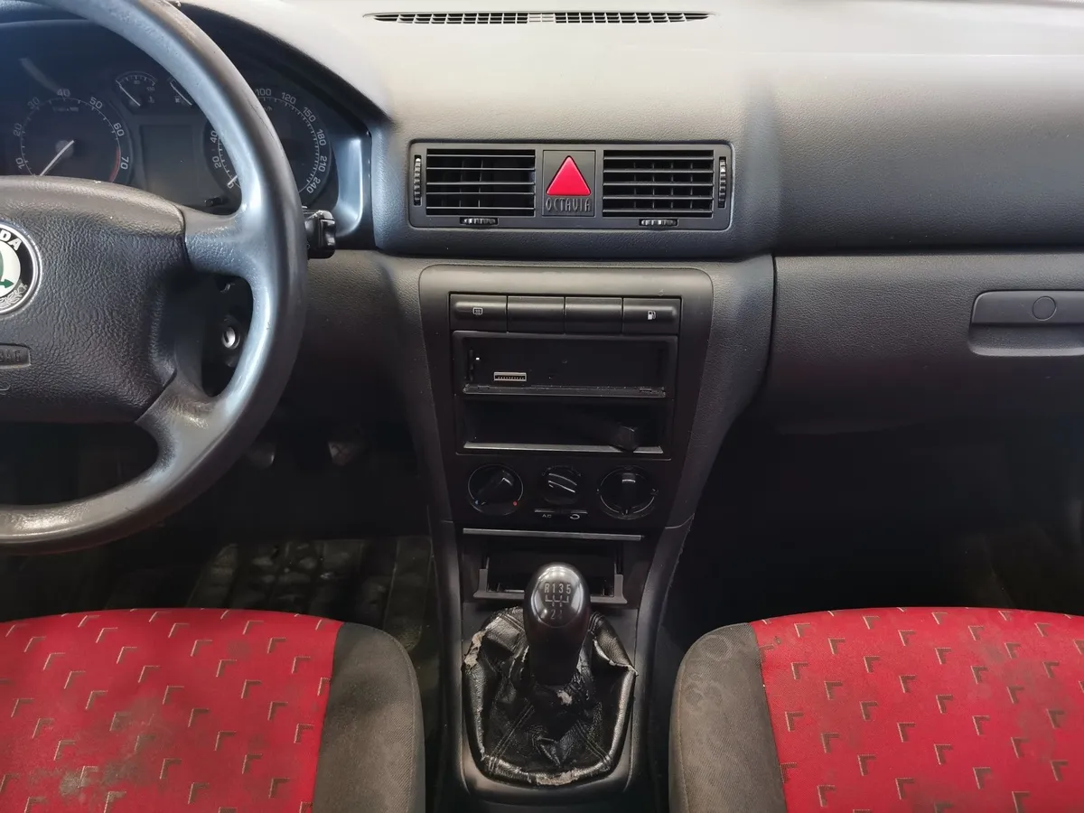 Skoda Octavia 1.6 MT (102 л.с.) Красный в АВИЛОН. Слайд №14