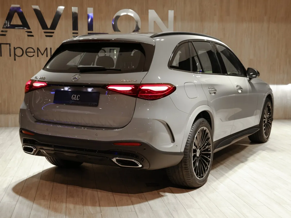 Mercedes-Benz GLC 300 4MATIC 9G-TRONIC (258 л.с.) Серый в АВИЛОН. Слайд №6