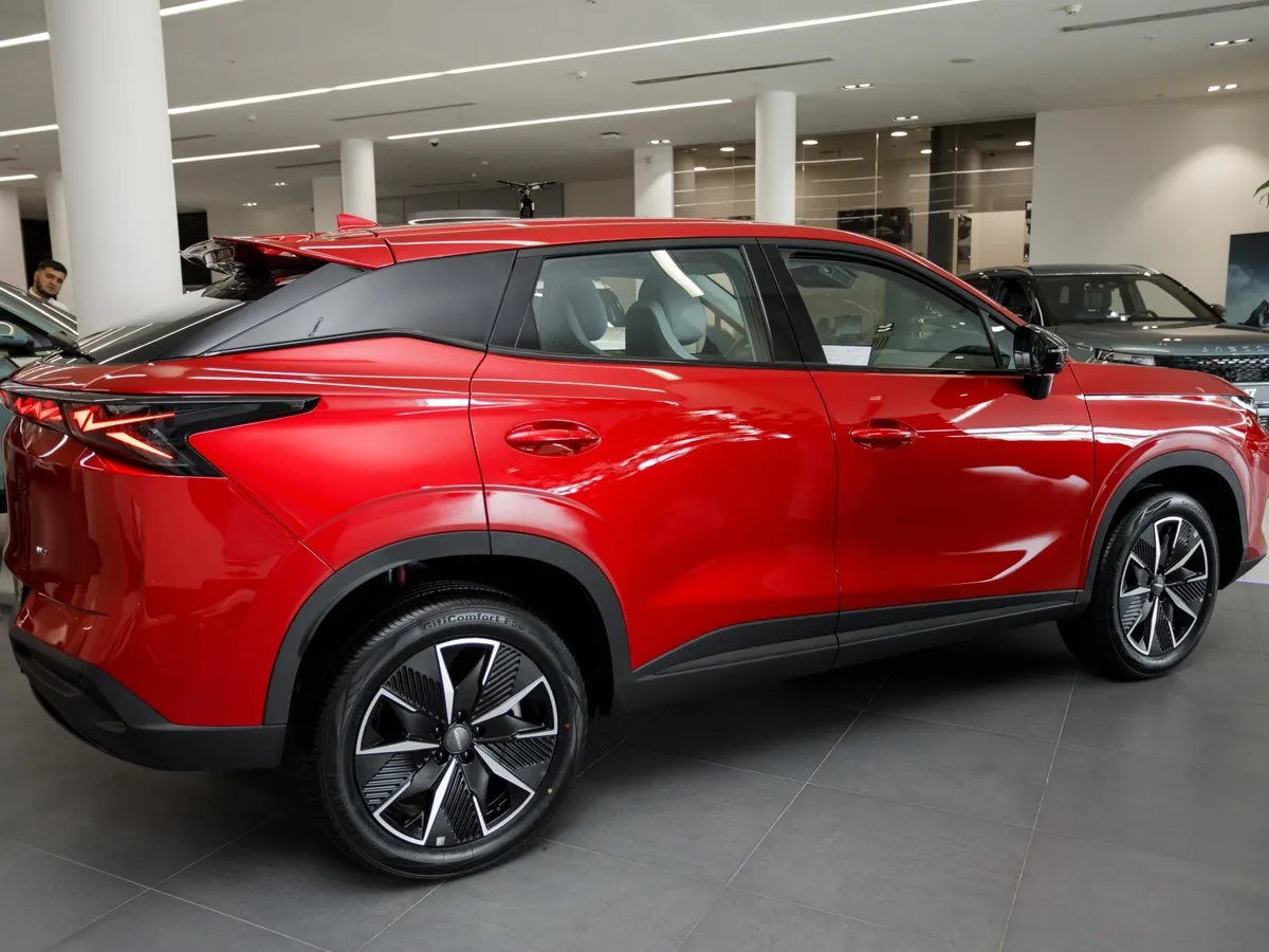 Omoda C5 1.5T DCT FWD (147 л.с.) Стиль Красный в АВИЛОН. Слайд №3