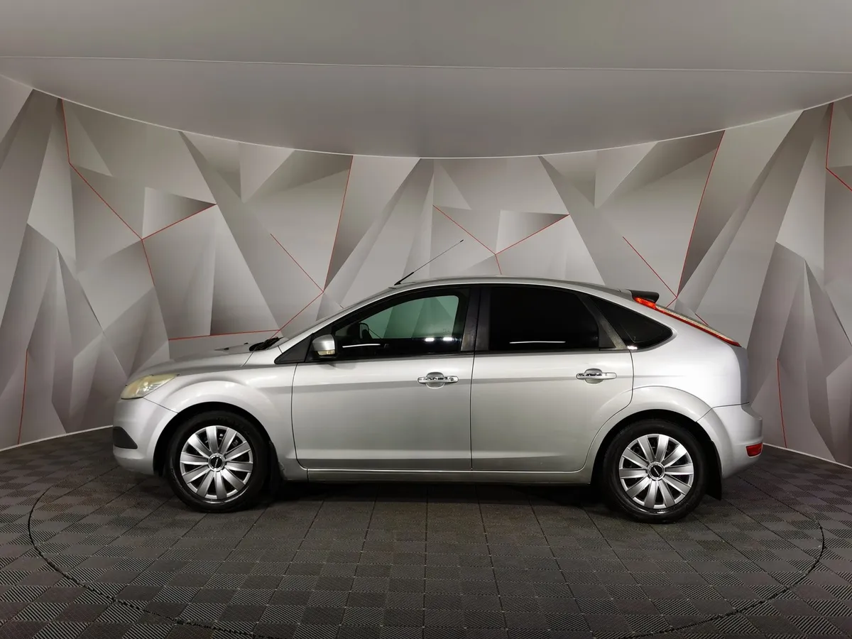 Ford Focus 1.6 MT (101 л.с.) Серебристый в АВИЛОН. Слайд №5