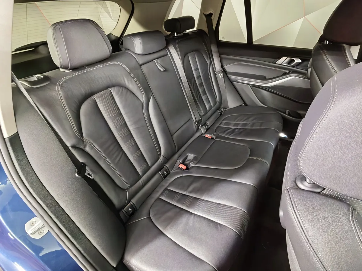 BMW X5 xDrive30d Steptronic (249 л.с.) Business Plus Синий в АВИЛОН. Слайд №14