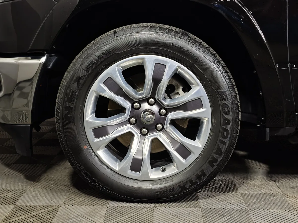 RAM 1500 5.7 AT 4x4 6'4" box (400 л.с.) Черный в АВИЛОН. Слайд №9