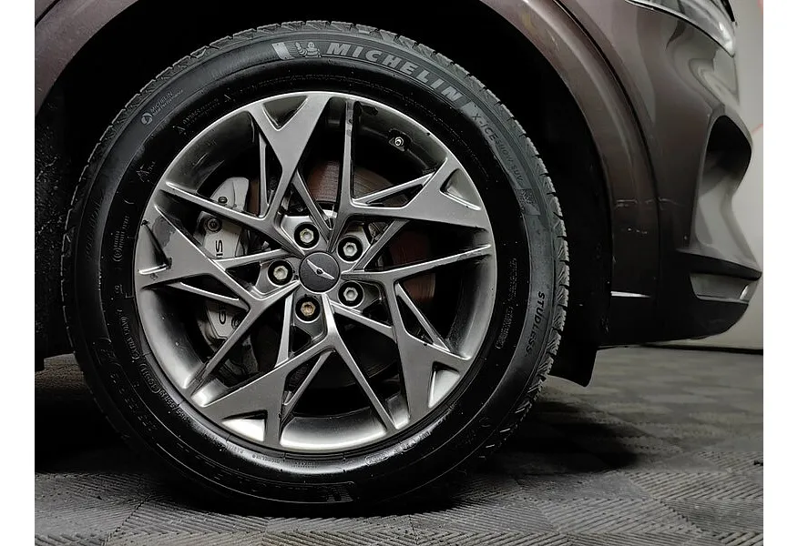 Genesis GV70 2.5T-GDI 8AT 4WD (249 л.с.) Advance + Smart Sense Красный в АВИЛОН. Слайд №9