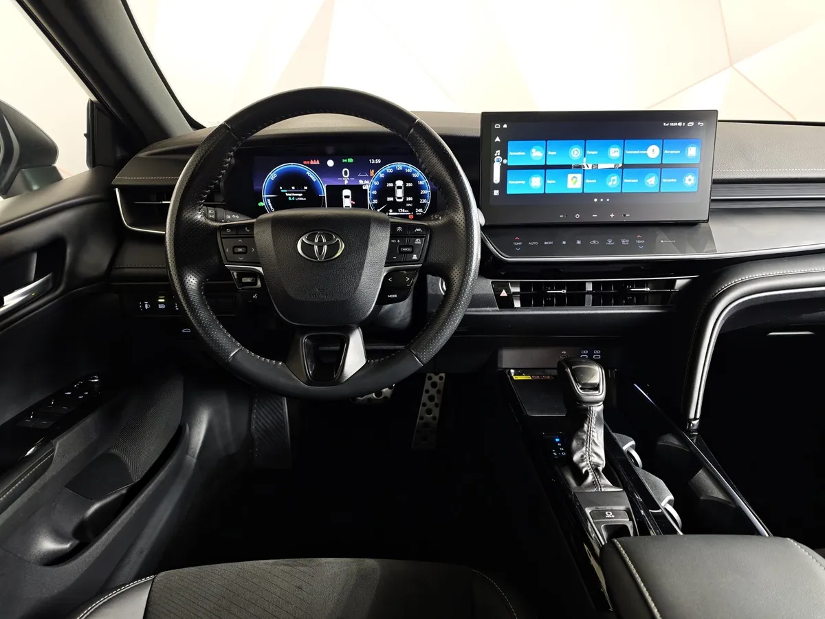 Toyota Camry 2.0h CVT (197 л.с.) Sport Plus Белый в АВИЛОН. Слайд №19