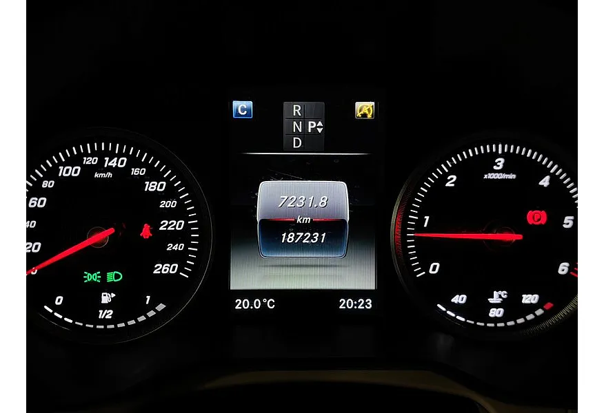 Mercedes-Benz GLC 250 9G-TRONIC 4MATIC (211 л.с.) Белый в АВИЛОН. Слайд №18