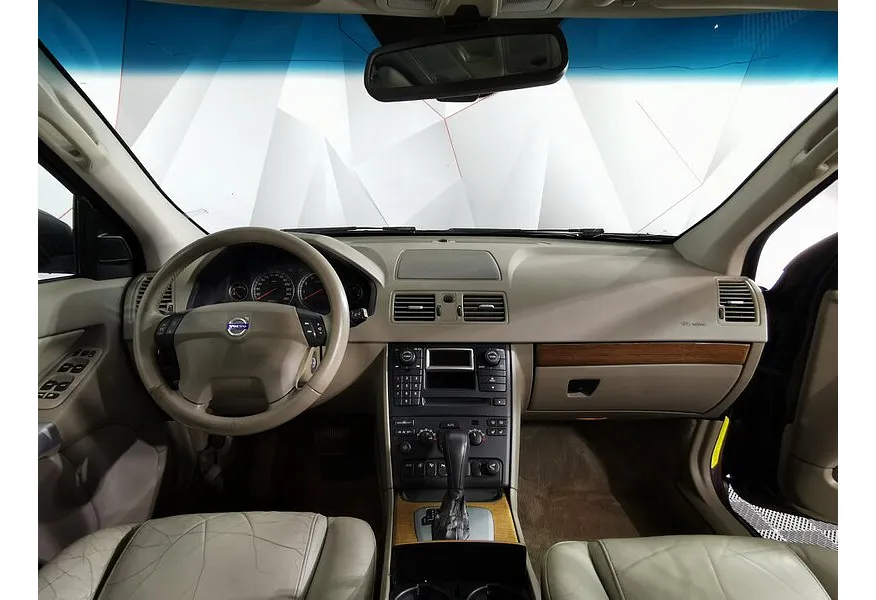 Volvo XC90 2.5 T5 Geartronic AWD (5 мест) (210 л.с.) Красный в АВИЛОН. Слайд №12