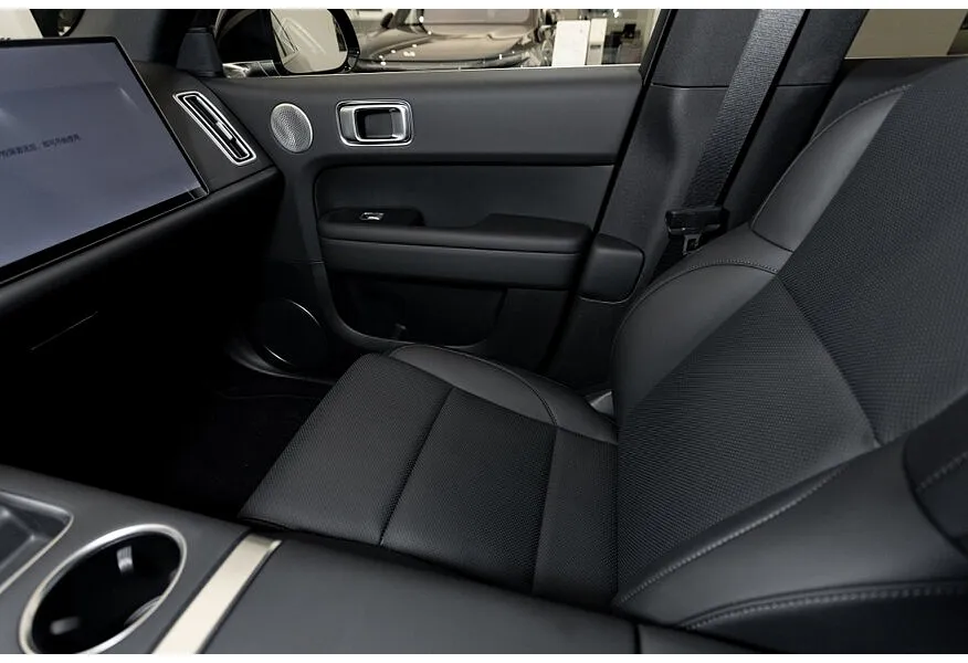 Li Auto L6 1.5 AT 4WD (150 л.с.) Max Черный в АВИЛОН. Слайд №9