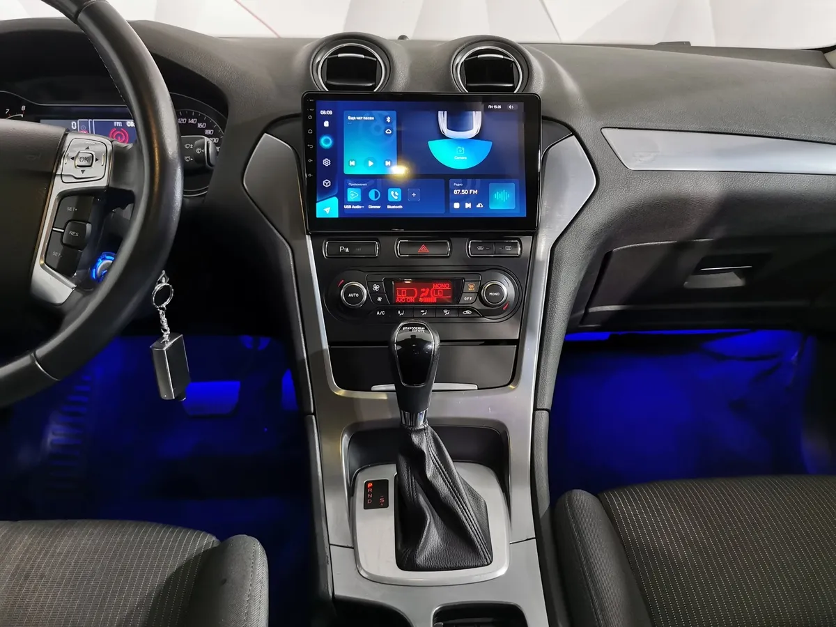 Ford Mondeo 2.0 EcoBoost PowerShift (200 л.с.) Titanium Черный в АВИЛОН. Слайд №14