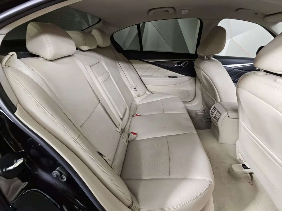 Infiniti Q50 2.0 T AT (211 л.с.) Черный в АВИЛОН. Слайд №15