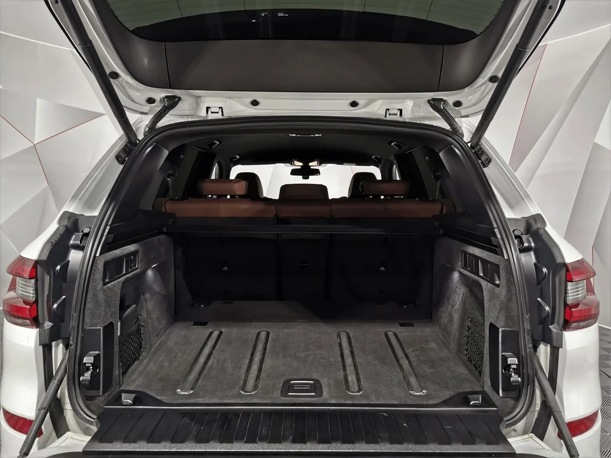 BMW X5 xDrive40i Steptronic (340 л.с.) Белый в АВИЛОН. Слайд №9