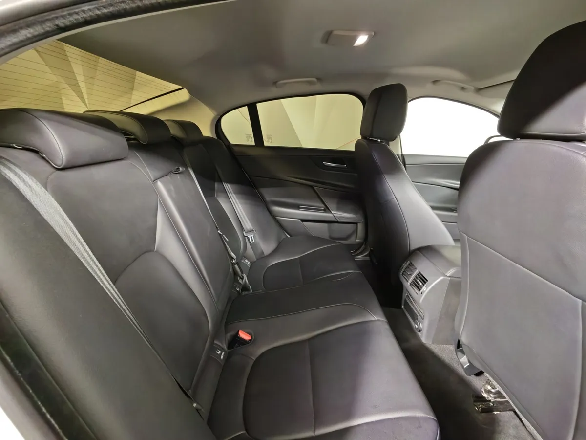 Jaguar XE 2.0 D AT (180 л.с.) Prestige Белый в АВИЛОН. Слайд №16