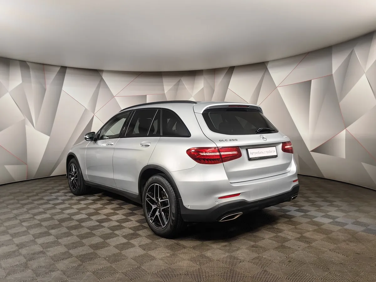 Mercedes-Benz GLC 250 9G-TRONIC 4MATIC (211 л.с.) Premium Серебристый в АВИЛОН. Слайд №4 Mercedes-Benz GLC 250 9G-TRONIC 4MATIC (211 л.с.) Premium Серебристый в АВИЛОН. Слайд №4