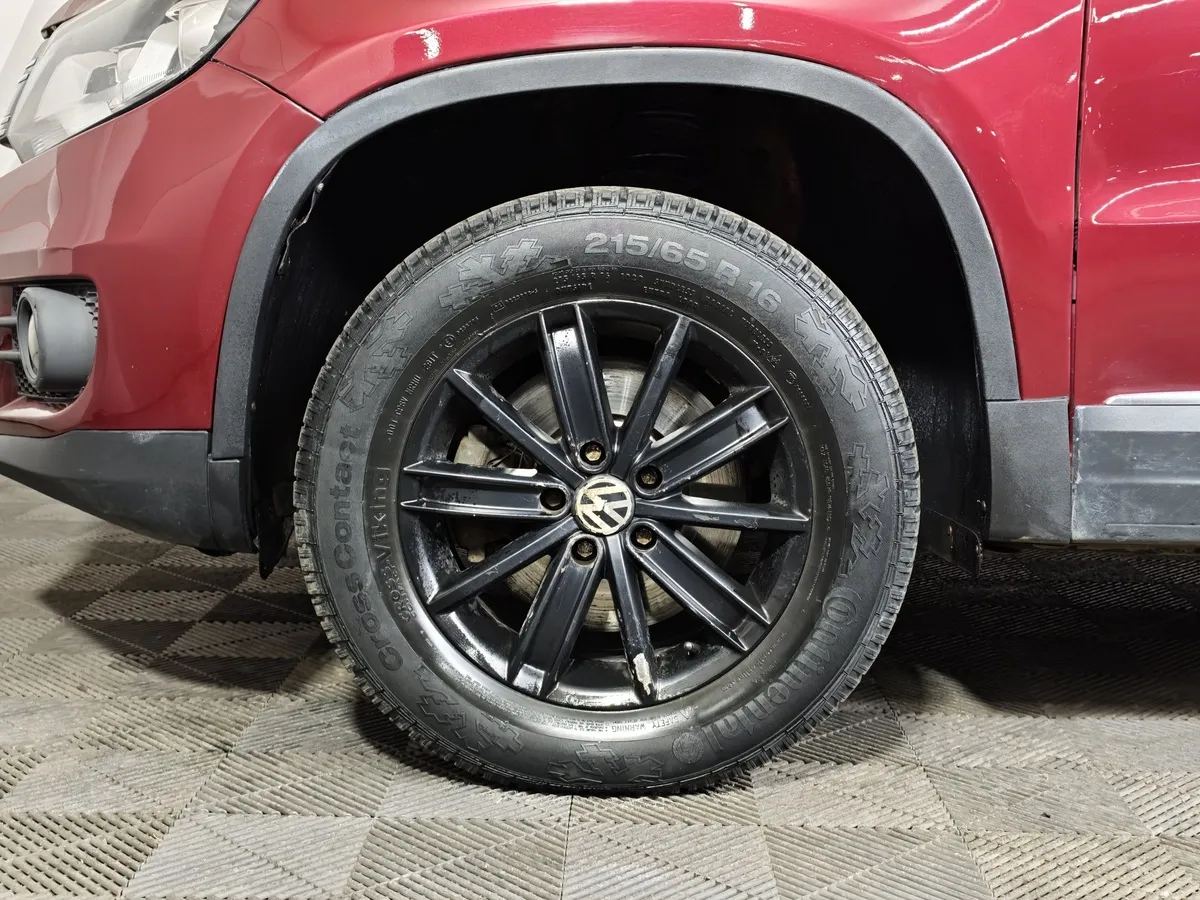 Volkswagen Tiguan 2.0 TDI 4Motion AT (140 л.с.) Sport&Style Красный в АВИЛОН. Слайд №9