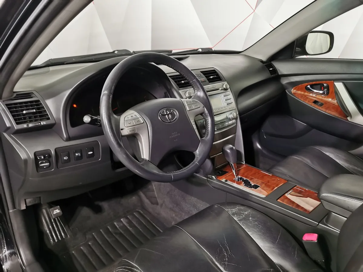 Toyota Camry 2.4 VVT-i AT (167 л.с.) Черный в АВИЛОН. Слайд №16