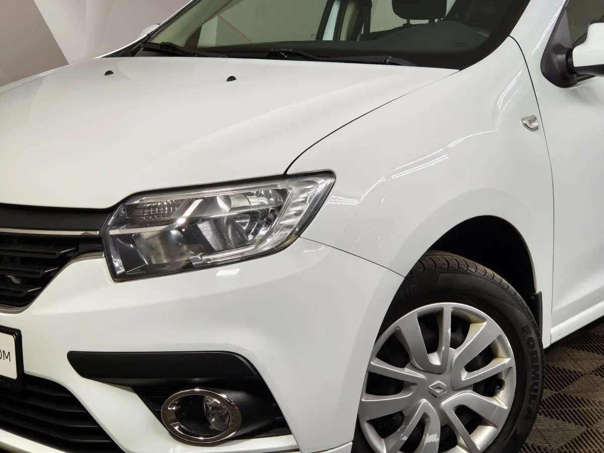 Renault Sandero 1.6 AT (102 л.с.) Белый в АВИЛОН. Слайд №10