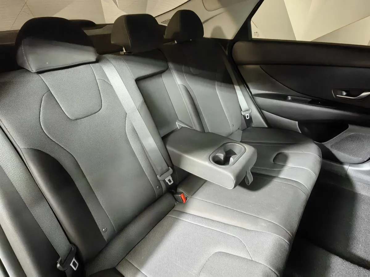 Hyundai Elantra 1.6 AT (128 л.с.) Comfort Серый в АВИЛОН. Слайд №17