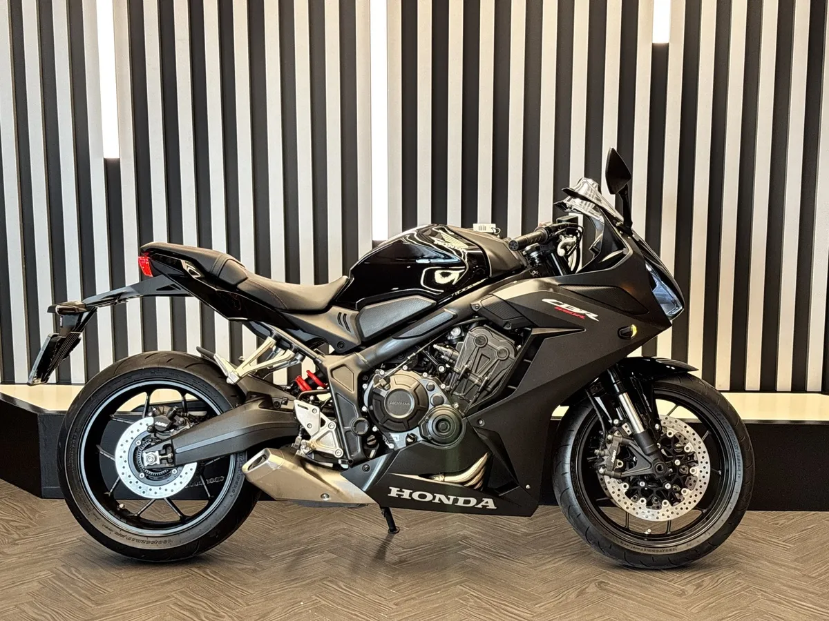 Honda CBR650 R 649 см³ (95 л.с.) (95) 649 Черный в АВИЛОН. Слайд №4