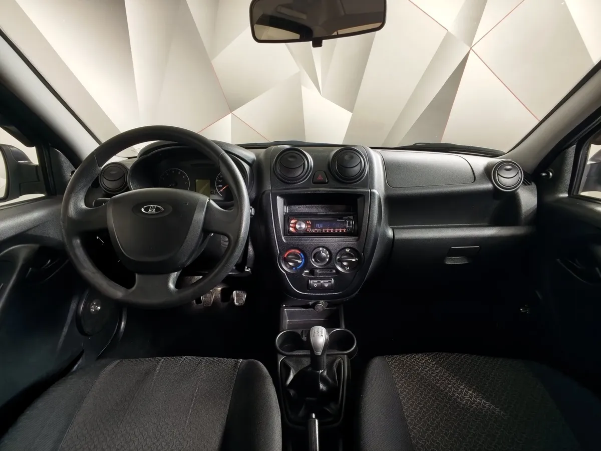 ВАЗ (Lada) Granta 1.6 MT 16кл (98 л.с.) Серебристый в АВИЛОН. Слайд №13