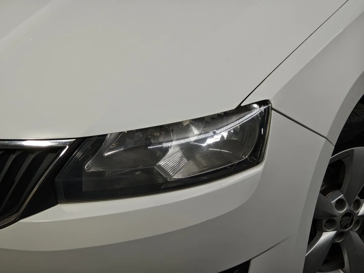 Skoda Rapid 1.4 TSI DSG (122 л.с.) Белый в АВИЛОН. Слайд №10