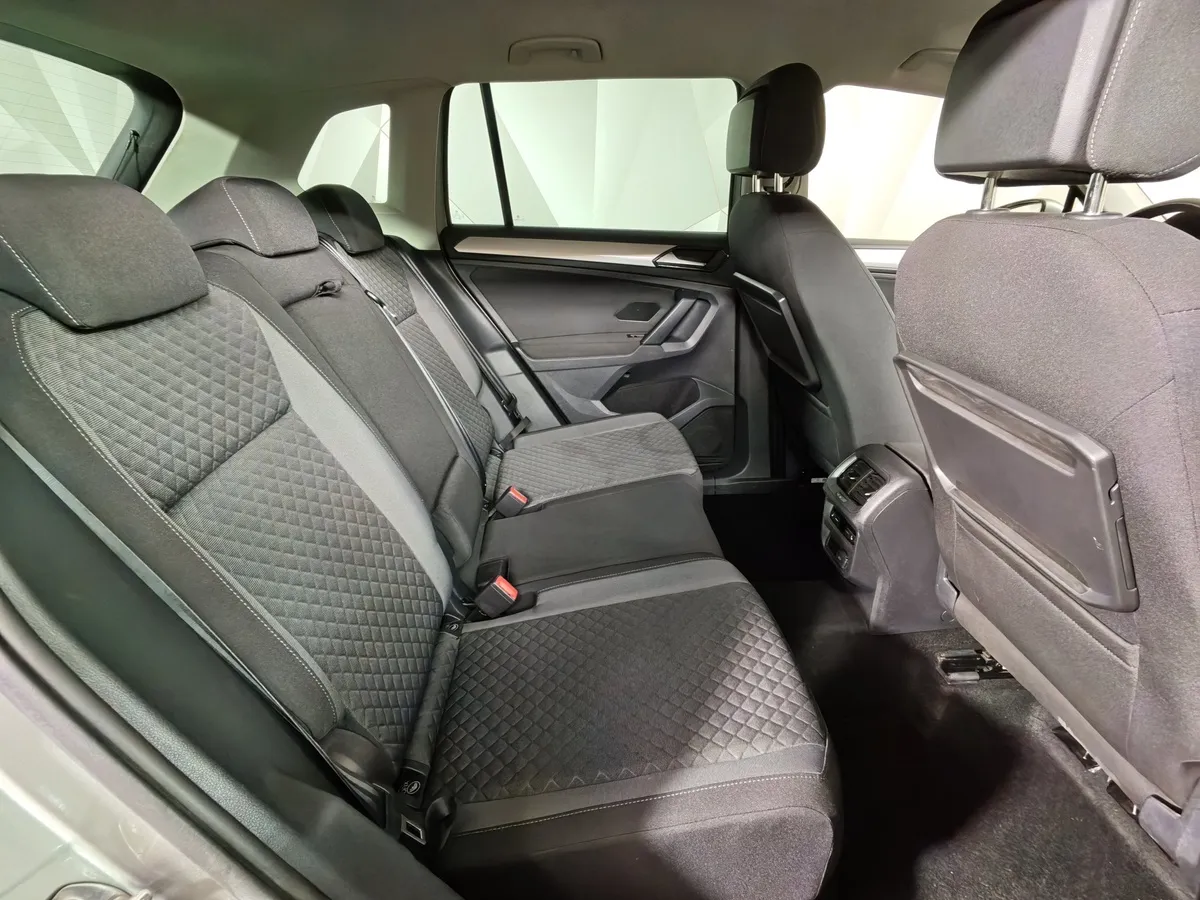 Volkswagen Tiguan 1.4 TSI 4Motion DSG (150 л.с.) Comfortline Серебристый в АВИЛОН. Слайд №16