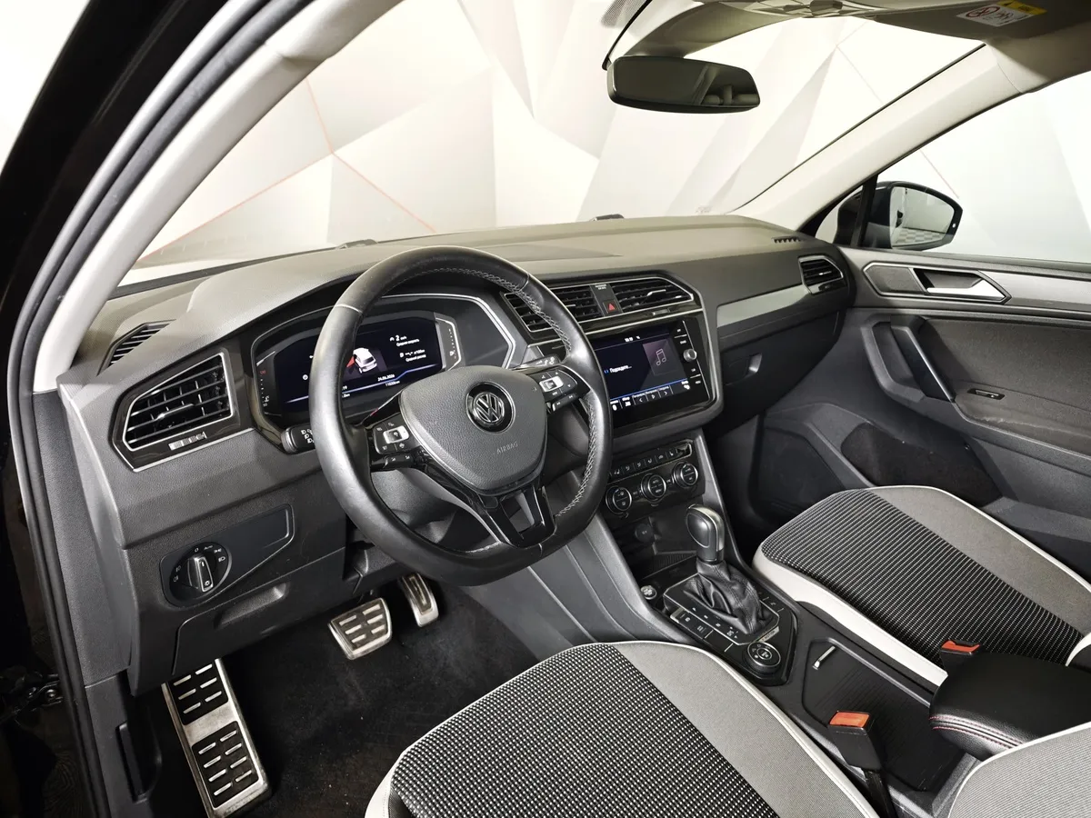 Volkswagen Tiguan 2.0 TDI 4Motion DSG (150 л.с.) OFFROAD Черный в АВИЛОН. Слайд №19